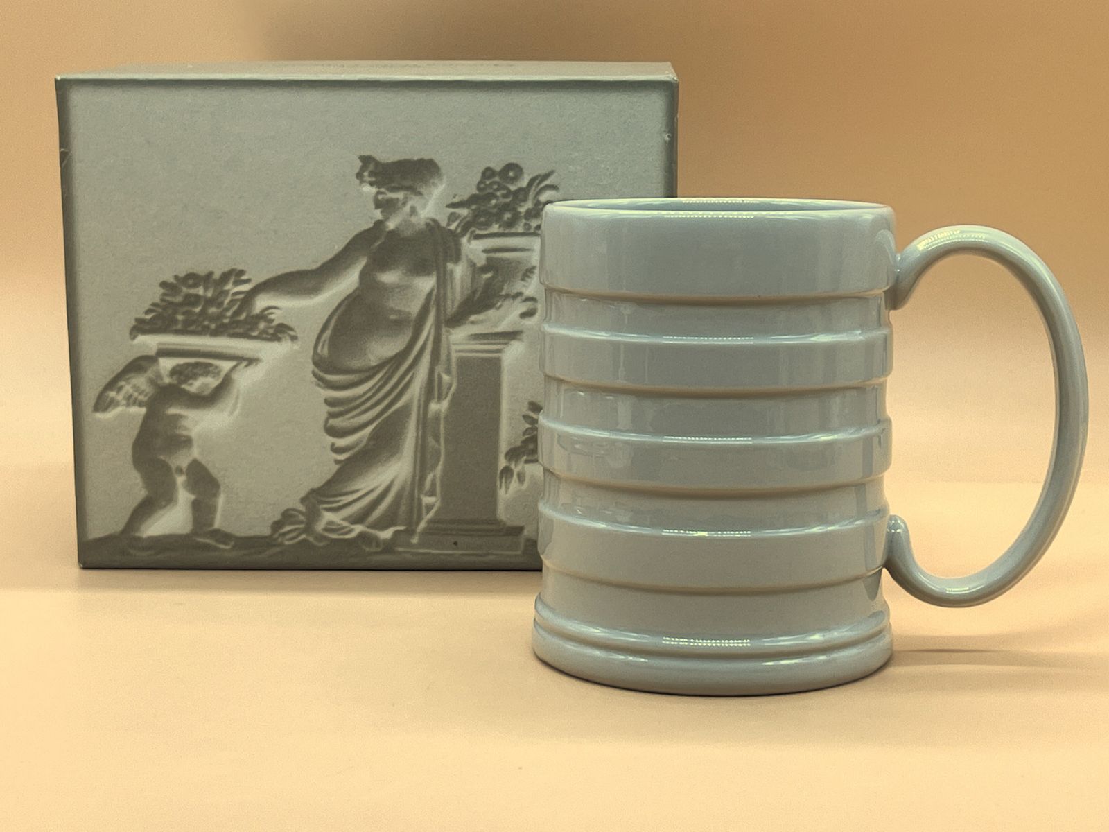 New Wedgwood Pottery Queen's Ware Collection Embossed Tankard / Mug In Original Box.