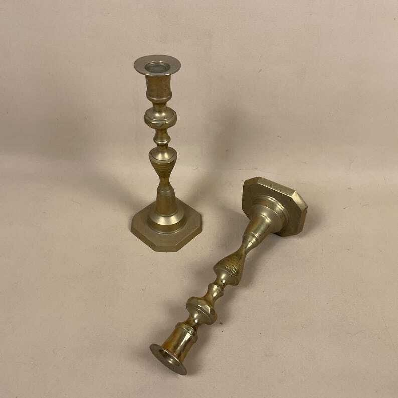 photo furniture Antique Matching Pair Of Gold Brass Metal Candlestick Candle Stick Vintage Column Taper Dinner Candlesticks Base Pillar
