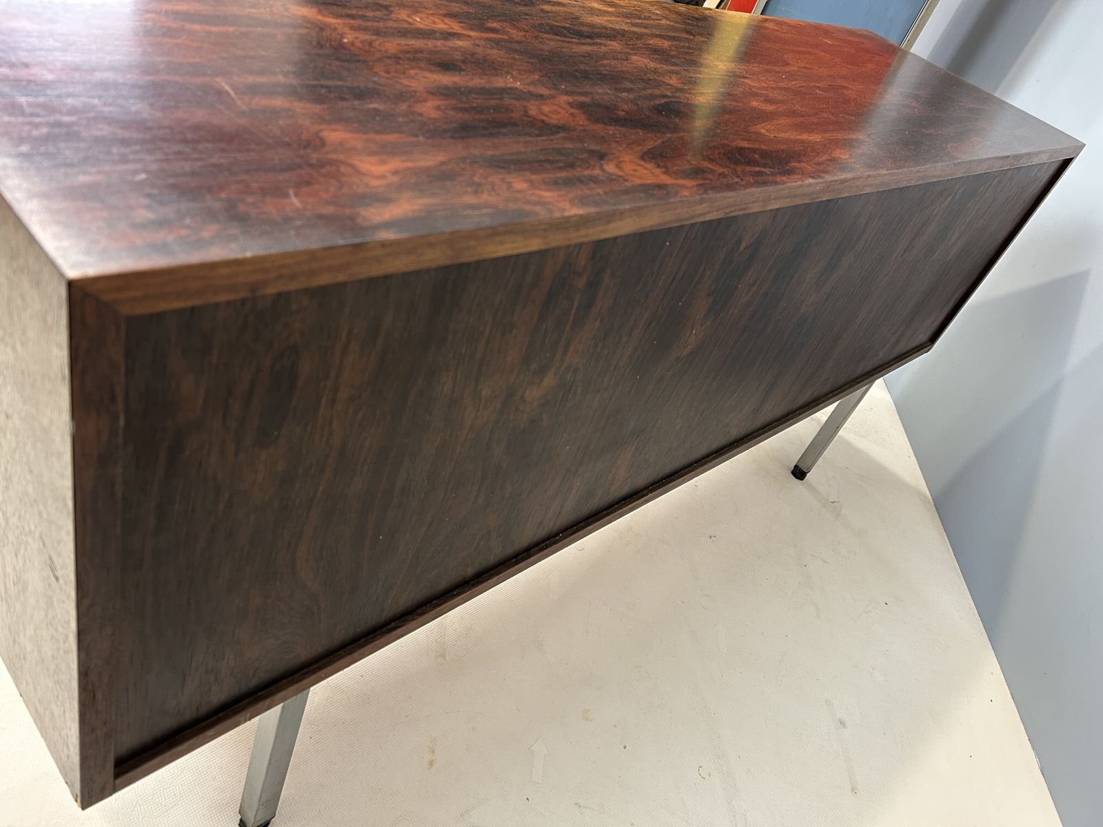 photo vinterior Mid Century Hardwood Sideboard