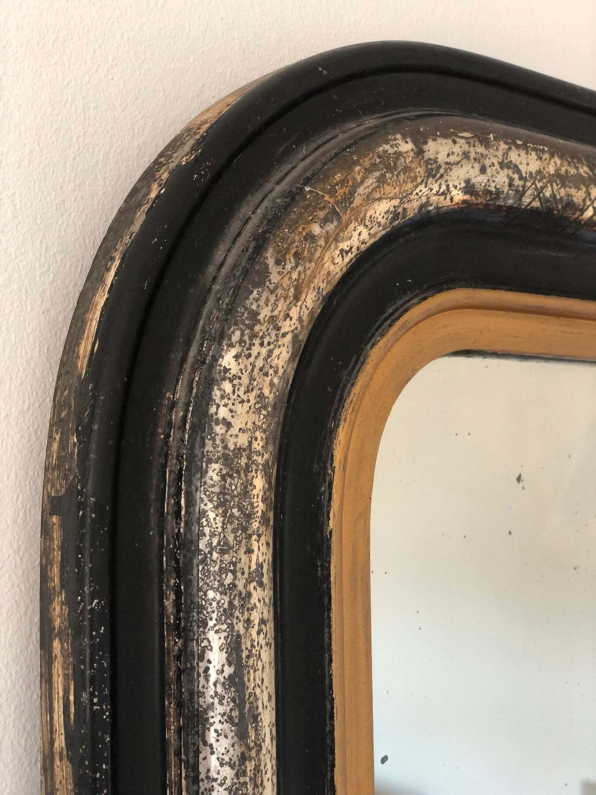 Antieke Franse Louis Philippe Spiegel In Verzilverd En Verguld Hout – Eind 19e Eeuw photo furniture