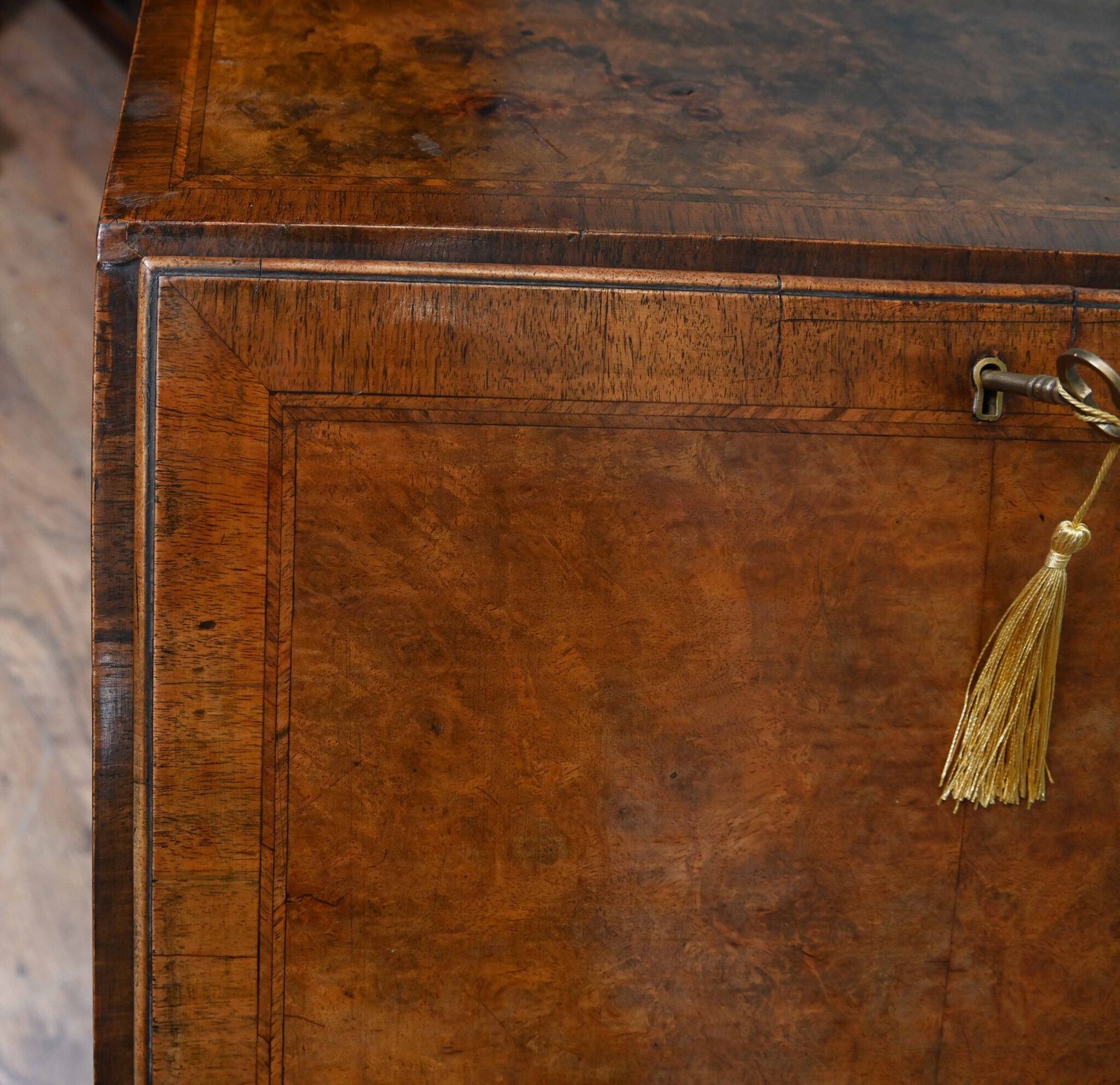 photo vinterior Victorian Bureau Desk Walnut Antique Writing Table 1890