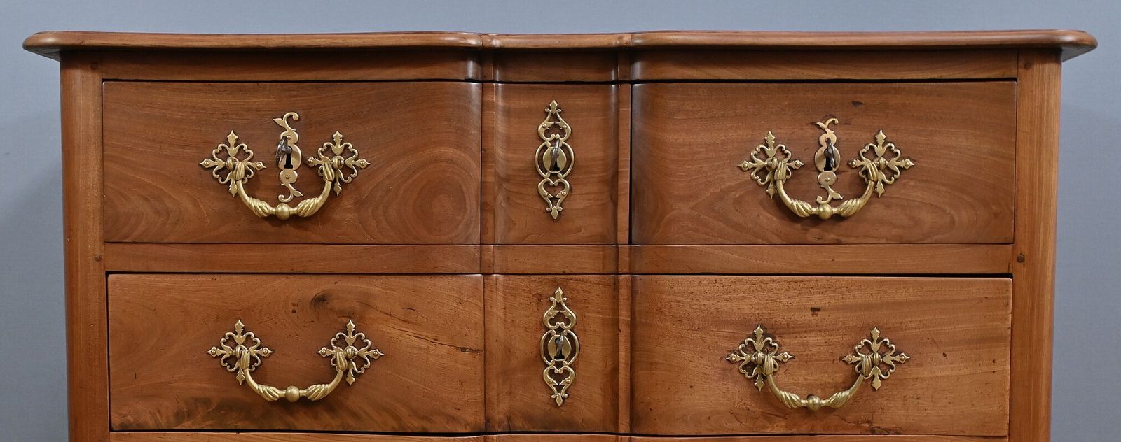 Arbalète Nantaise Chest Of Drawers In Cuban Mahogany, Louis XV Period – 18th Century photo vinterior