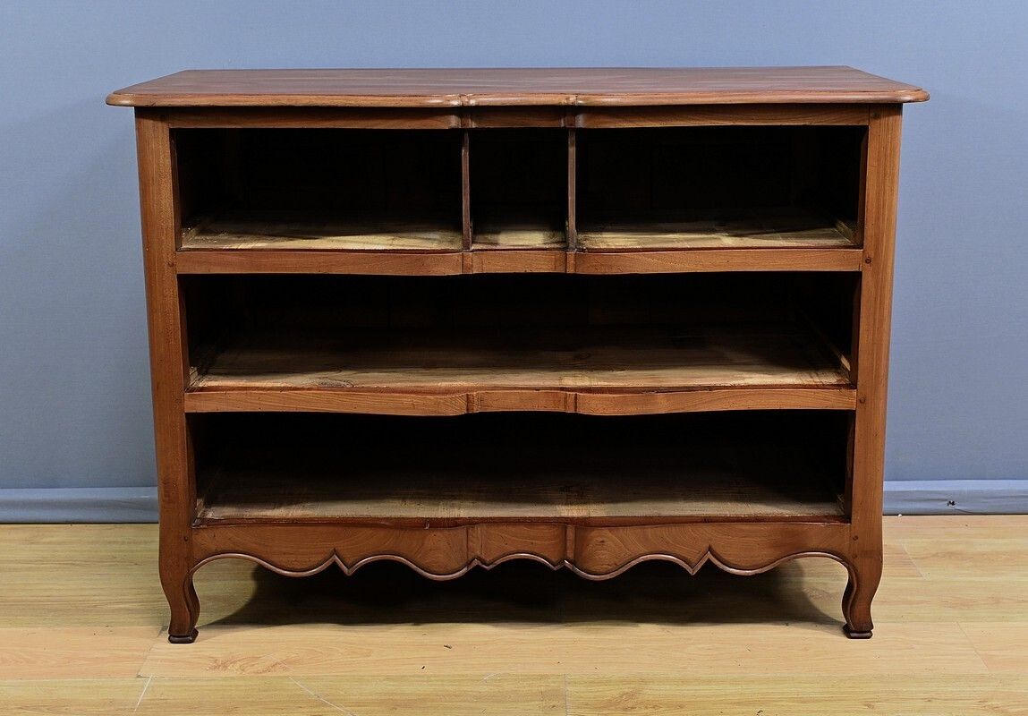 photo vintage Arbalète Nantaise Chest Of Drawers In Cuban Mahogany, Louis XV Period – 18th Century