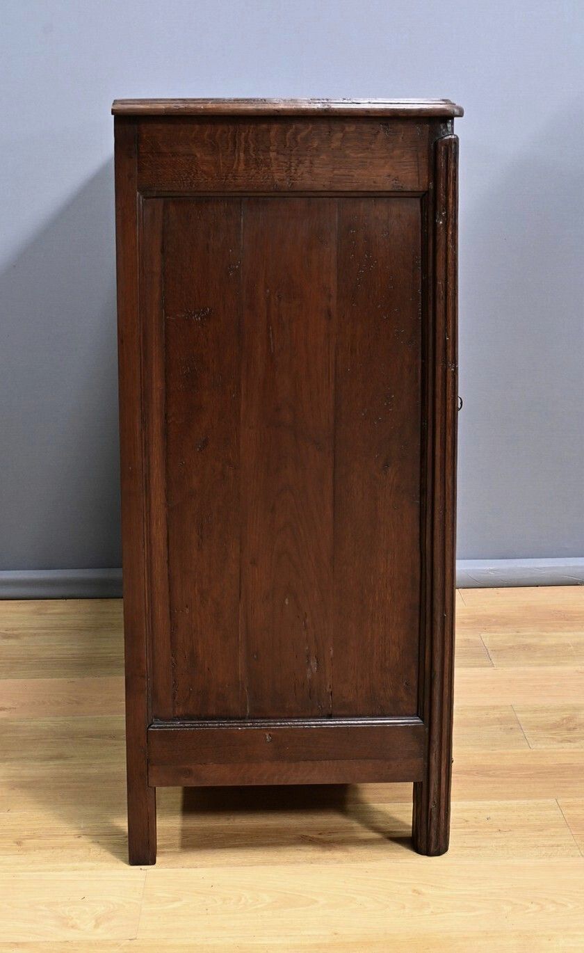 photo vinterior Regional Oak Buffet – Mid 19th Century
