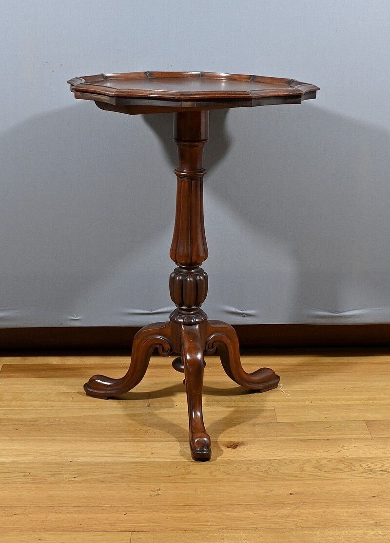 photo furniture Mahogany Tripod Pedestal Table, Louis Philippe Style – 2nd Half Of The 19th Century