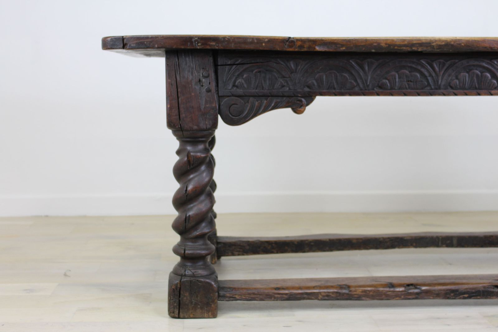 photo vintage Antique Carved Oak Refectory Table 17th Century And Later