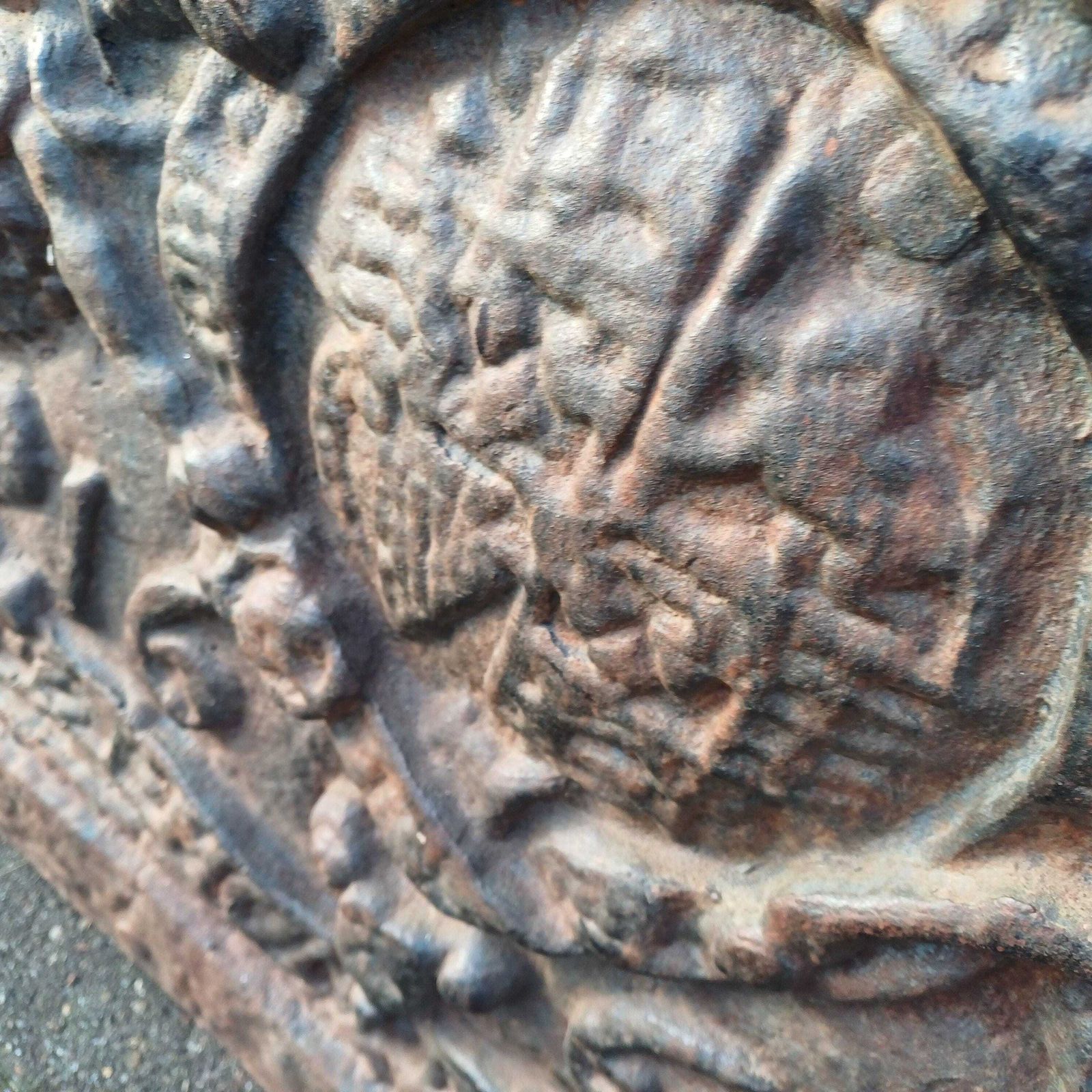 Huge Breathtaking 53 Kg Solid Iron Fire Back Historical Aesthetics 'God And My Right' 17th Or 18th Century photo for sale