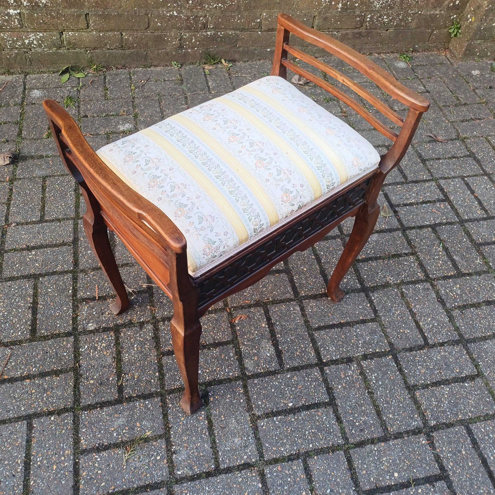 photo furniture Very Large Antique Late Victorian Mahogany Piano Stool – Elegant Fretwork, Storage Compartment