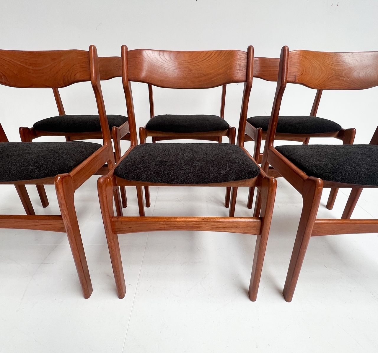 Re Upholstered Set Of 6 Design Chairs By Burchardt Nielsen, 1960s photo vinterior