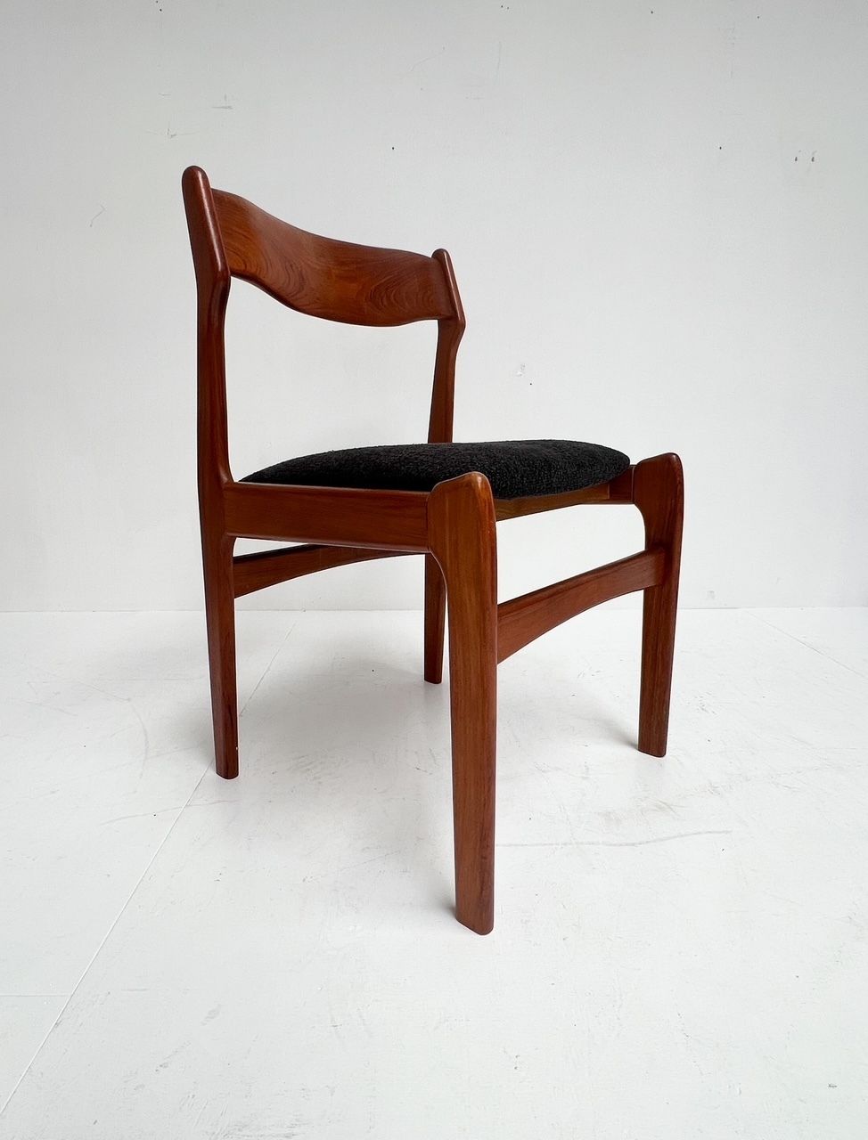 Re Upholstered Set Of 6 Design Chairs By Burchardt Nielsen, 1960s photo vintage