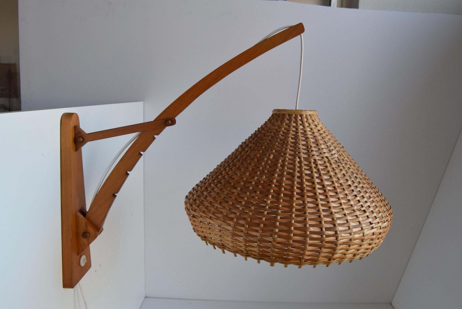 Adjustable Wooden Wall Lamp 1960s By Pokrok žilina, Czechoslovakia. photo vinterior