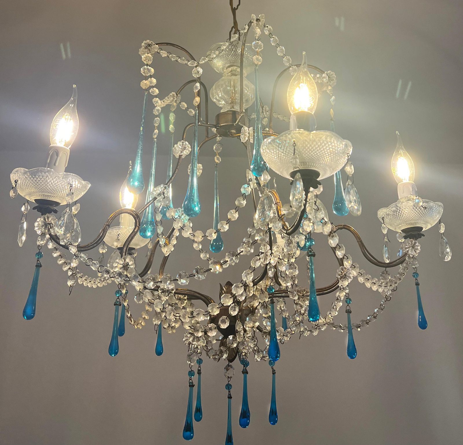 Greta Garbo's Tears Murano Chandelier 1980s photo furniture