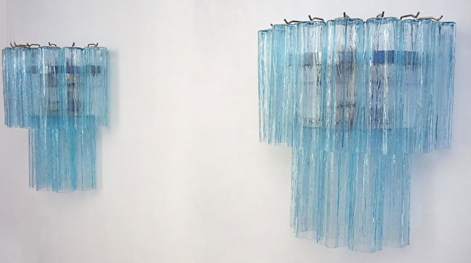 photo vintage Beautiful Pair Of Murano Glass Tube Wall Sconces   13 Blue Glass Tube