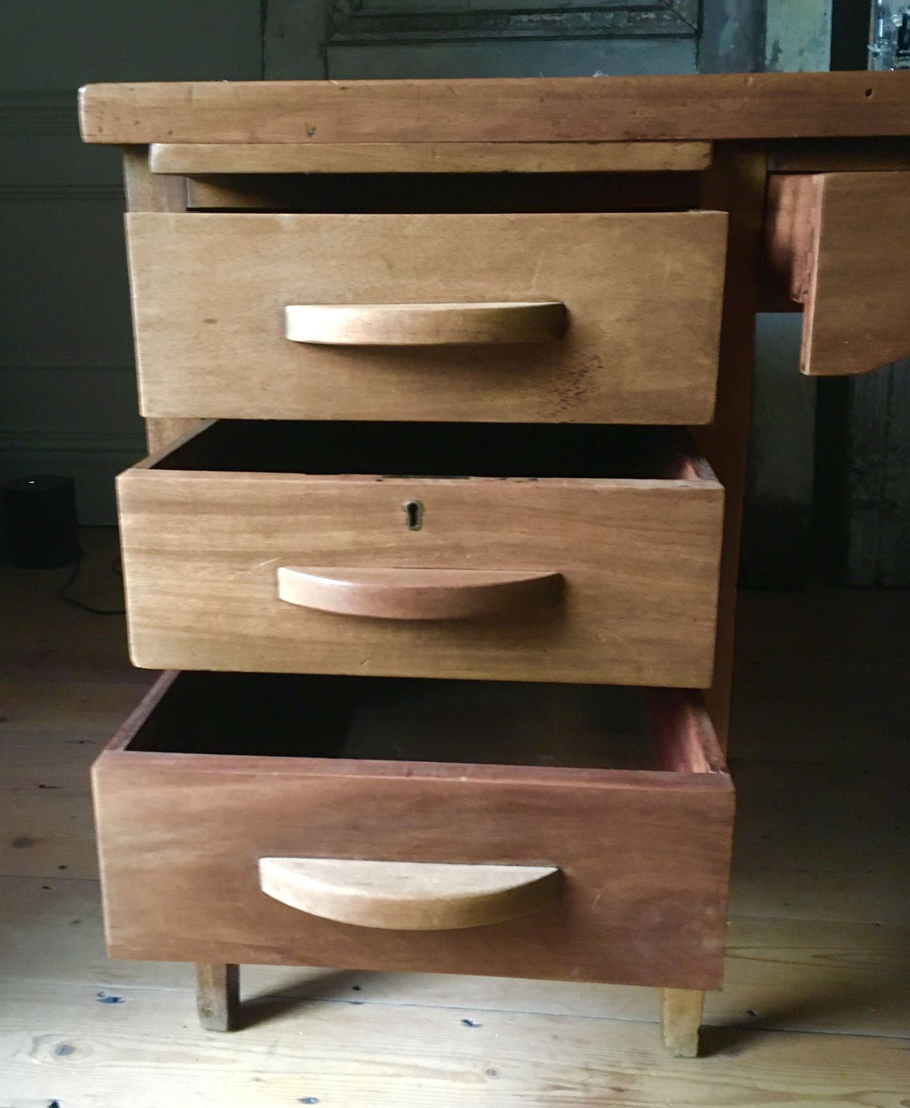 Large 1940s Double Pedestal Wooden Desk photo Furniture