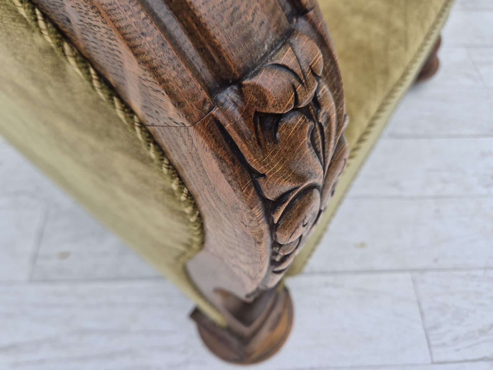 Jaren 1960, Deense Relax Fauteuil, Groen Meubelvelours, Eikenhout. photo vinterior
