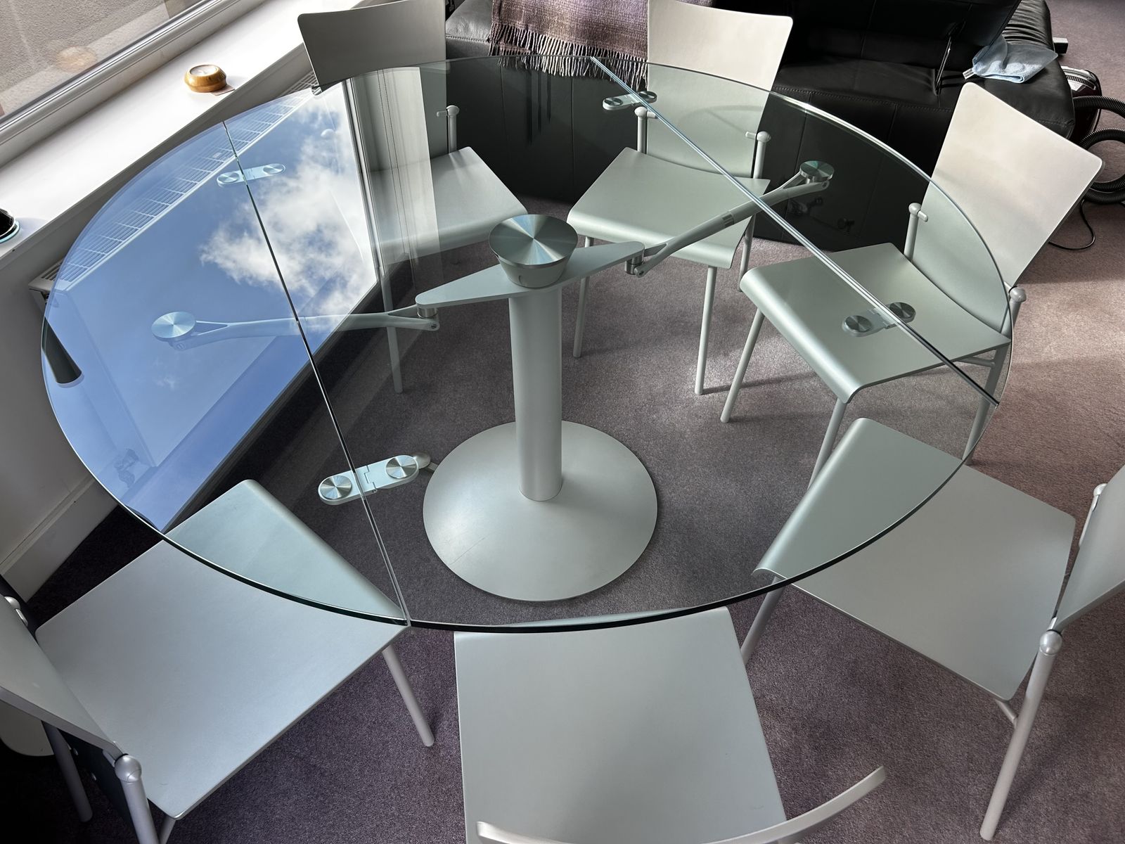 photo vinterior Noas Glass Dining Table And 6 Noas Glisette Dining Chairs