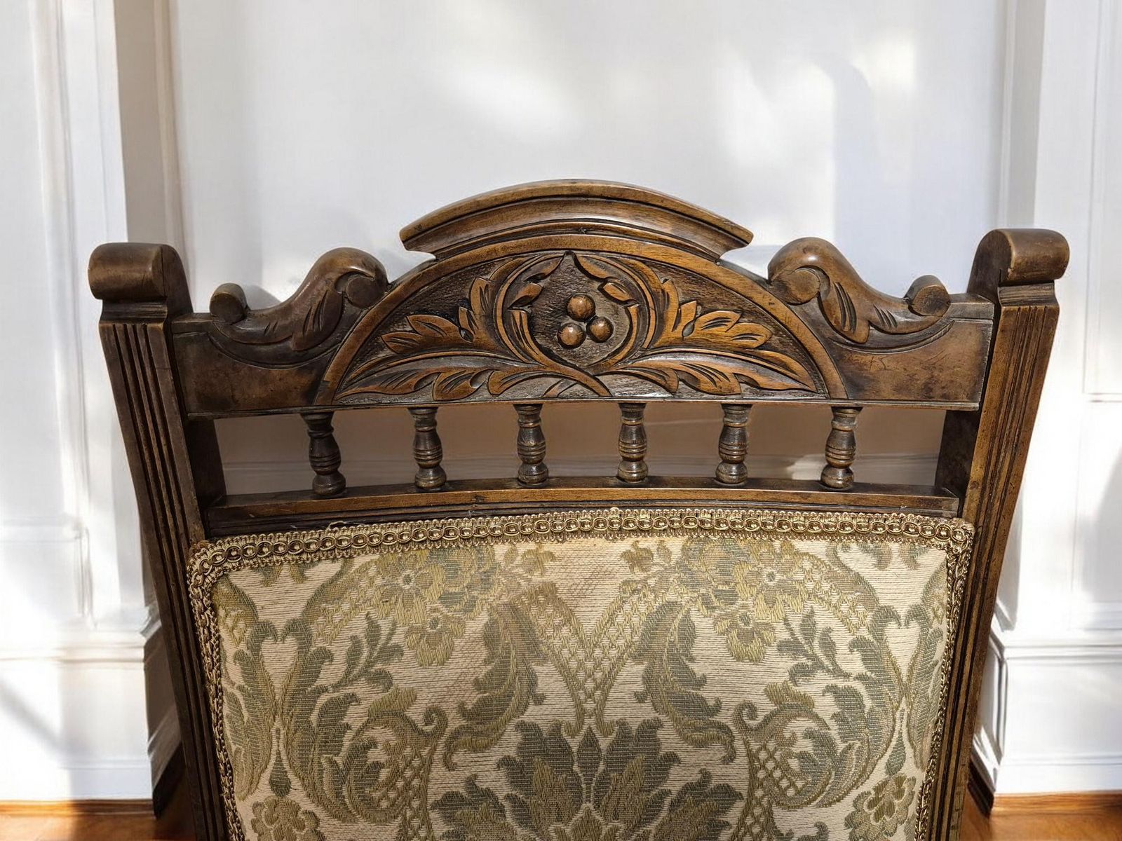 Antique Victorian Upholstered Bedroom/ Lounge / Nursing Low Chair Carved Walnut Wood photo Furniture