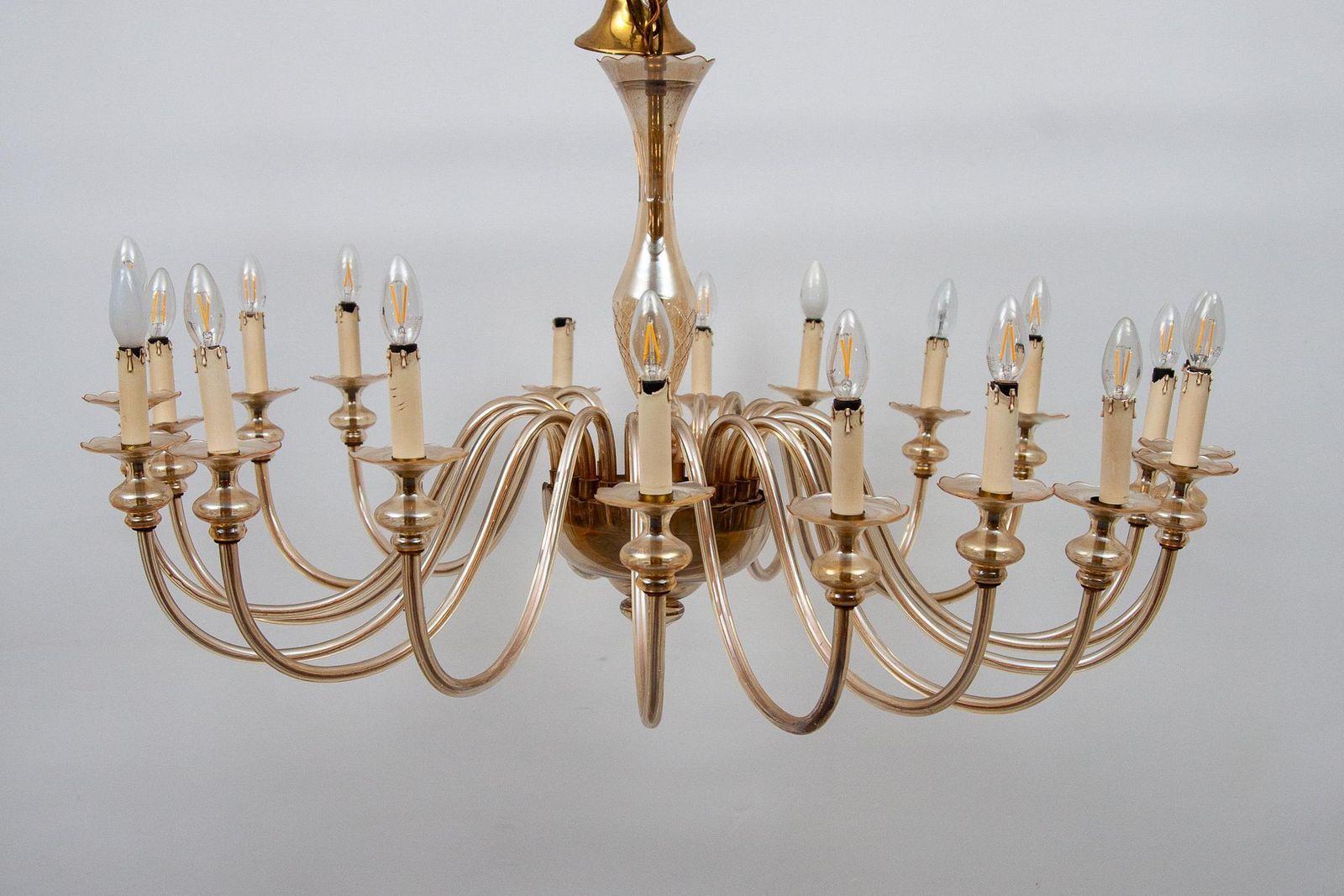 Hollywood Regency Murano Large Eighteen Arms Amber Glass Chandelier, 1950s photo for sale