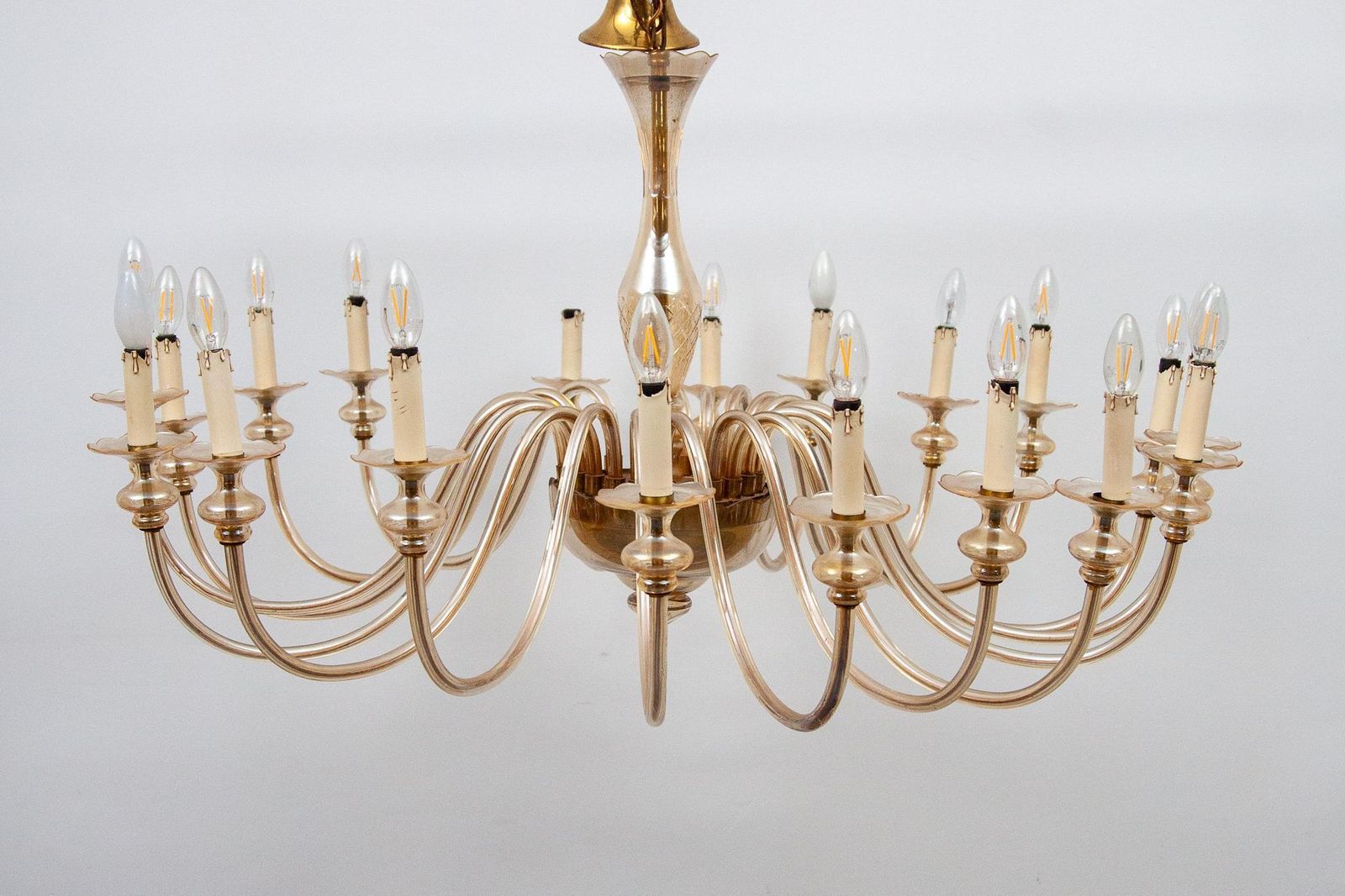 Hollywood Regency Murano Large Eighteen Arms Amber Glass Chandelier, 1950s photo 5954.0