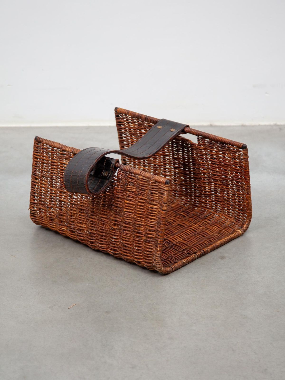 French Rattan Magazine Rack / Newspaper Rack 60s Mid Century Vintage photo 847.0