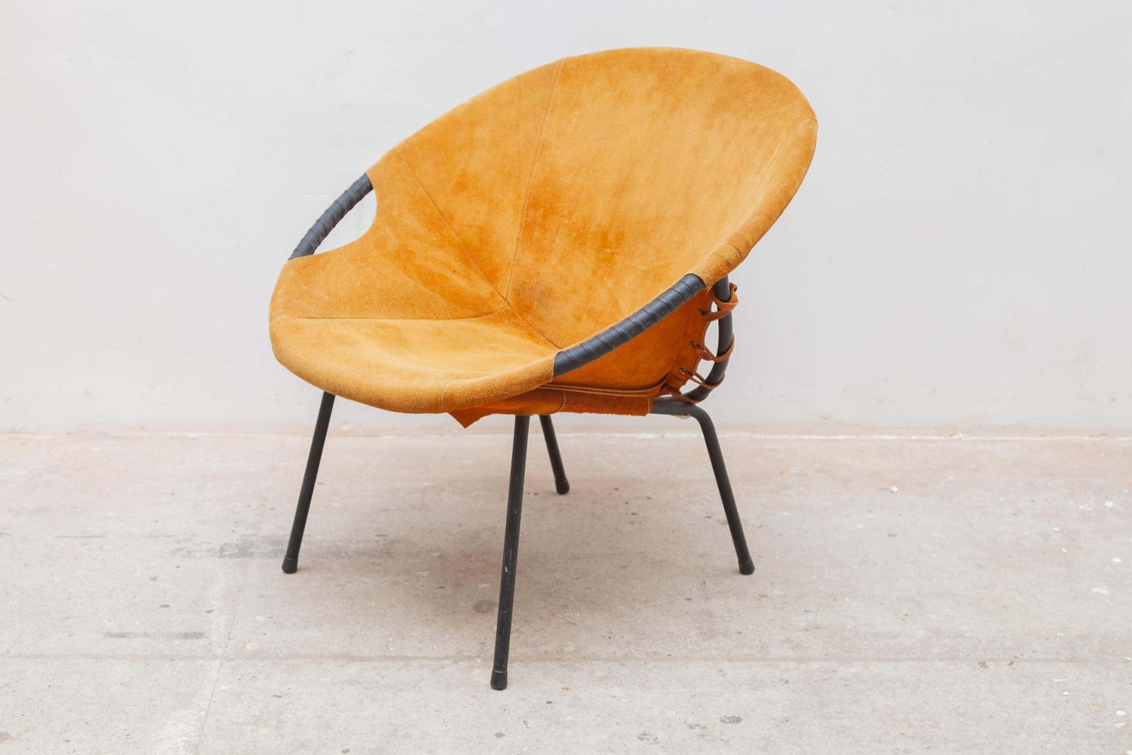 Pair Of Yellow And Red Natural Suede Leather Lounge Fifties Chairs By Hans Olsen photo vintage