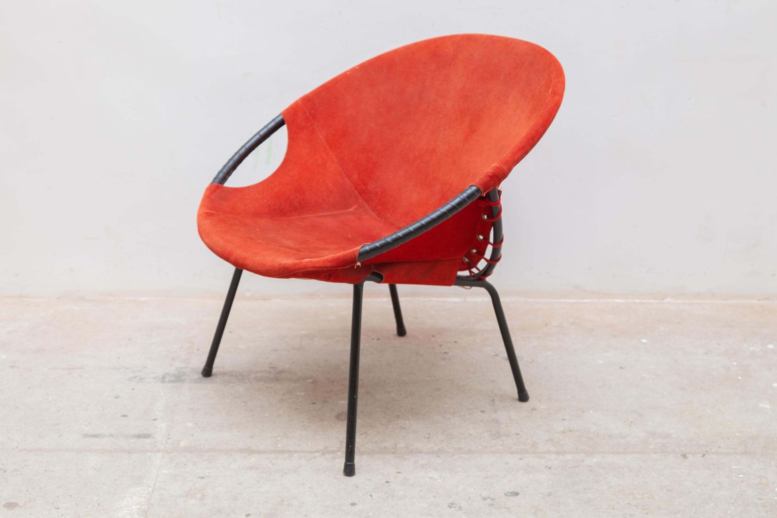 photo vinterior Pair Of Yellow And Red Natural Suede Leather Lounge Fifties Chairs By Hans Olsen