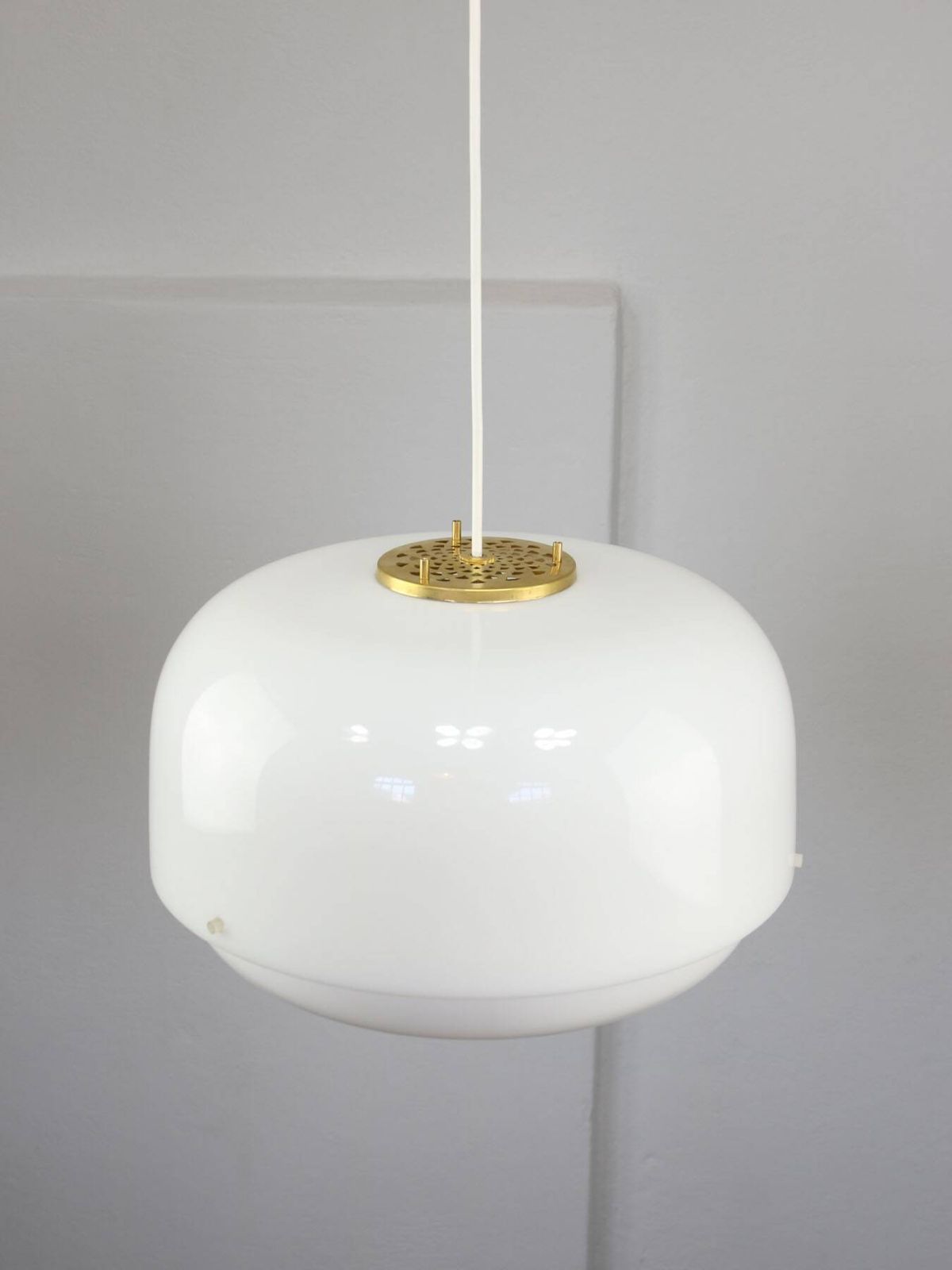 Page 1 Of 19 Italian White Medusa Pendant Brass Edition By Luigi Massoni For Guzzini, 1970s photo 788.0