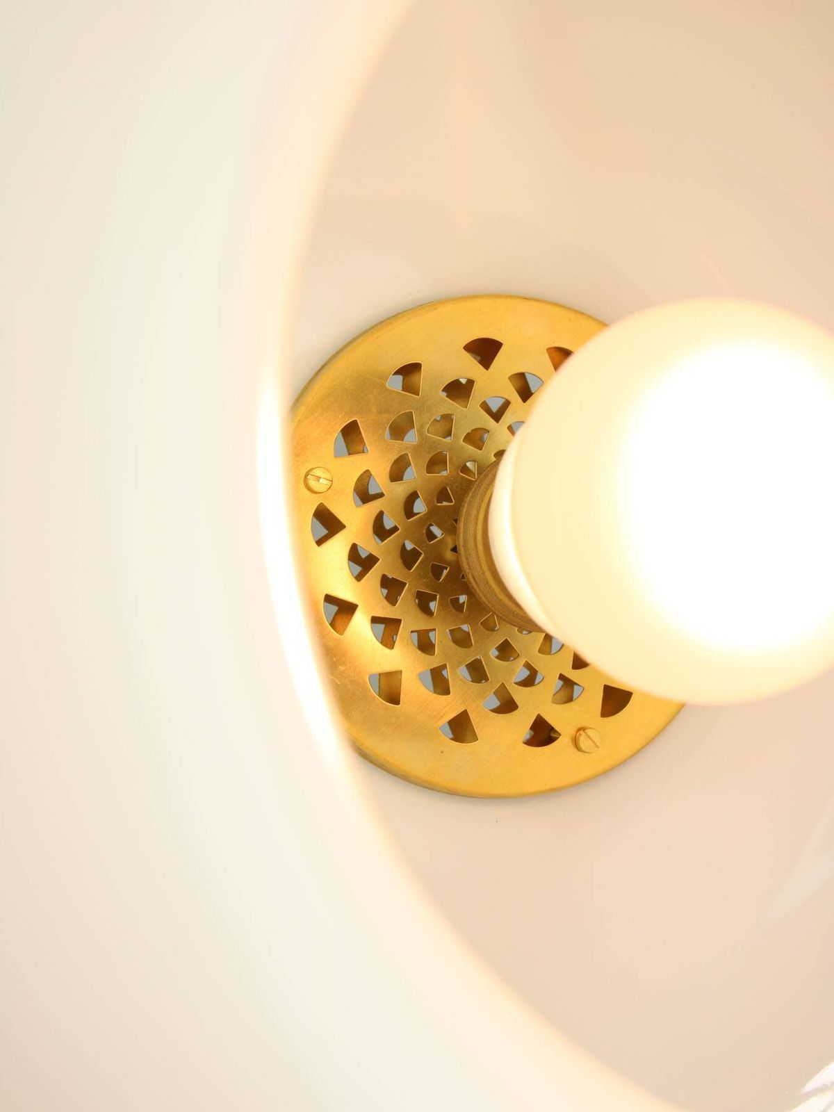 photo furniture Page 1 Of 19 Italian White Medusa Pendant Brass Edition By Luigi Massoni For Guzzini, 1970s