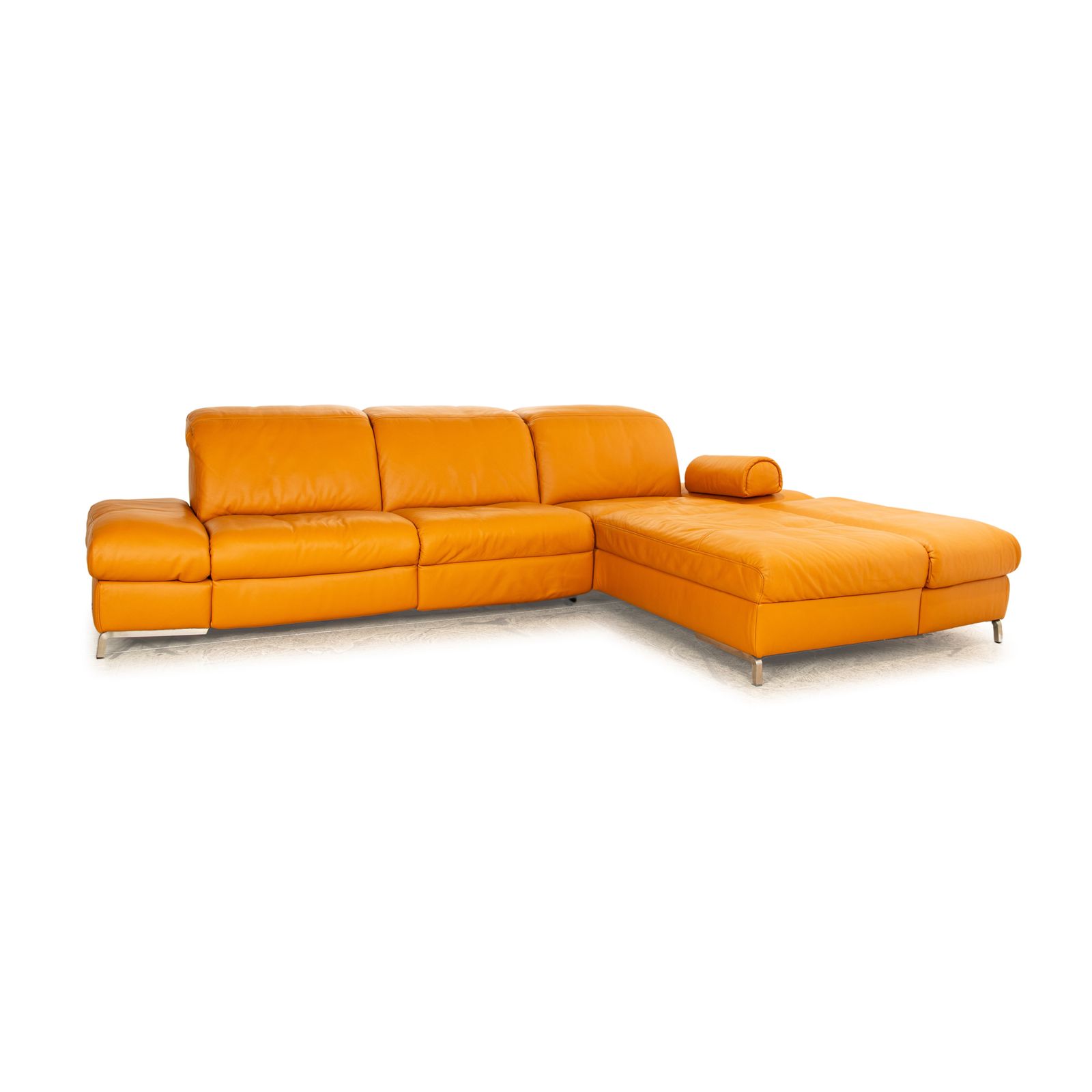 Canapé d'angle Himolla en cuir orange abricot, fonction électrique, récamière droite