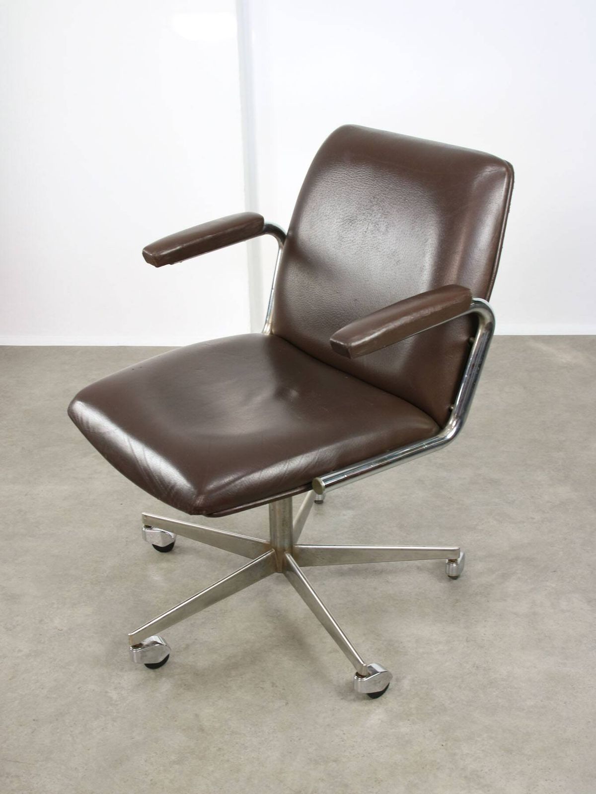 photo buy Mid Century Italian Brown Leather Swivel Chair