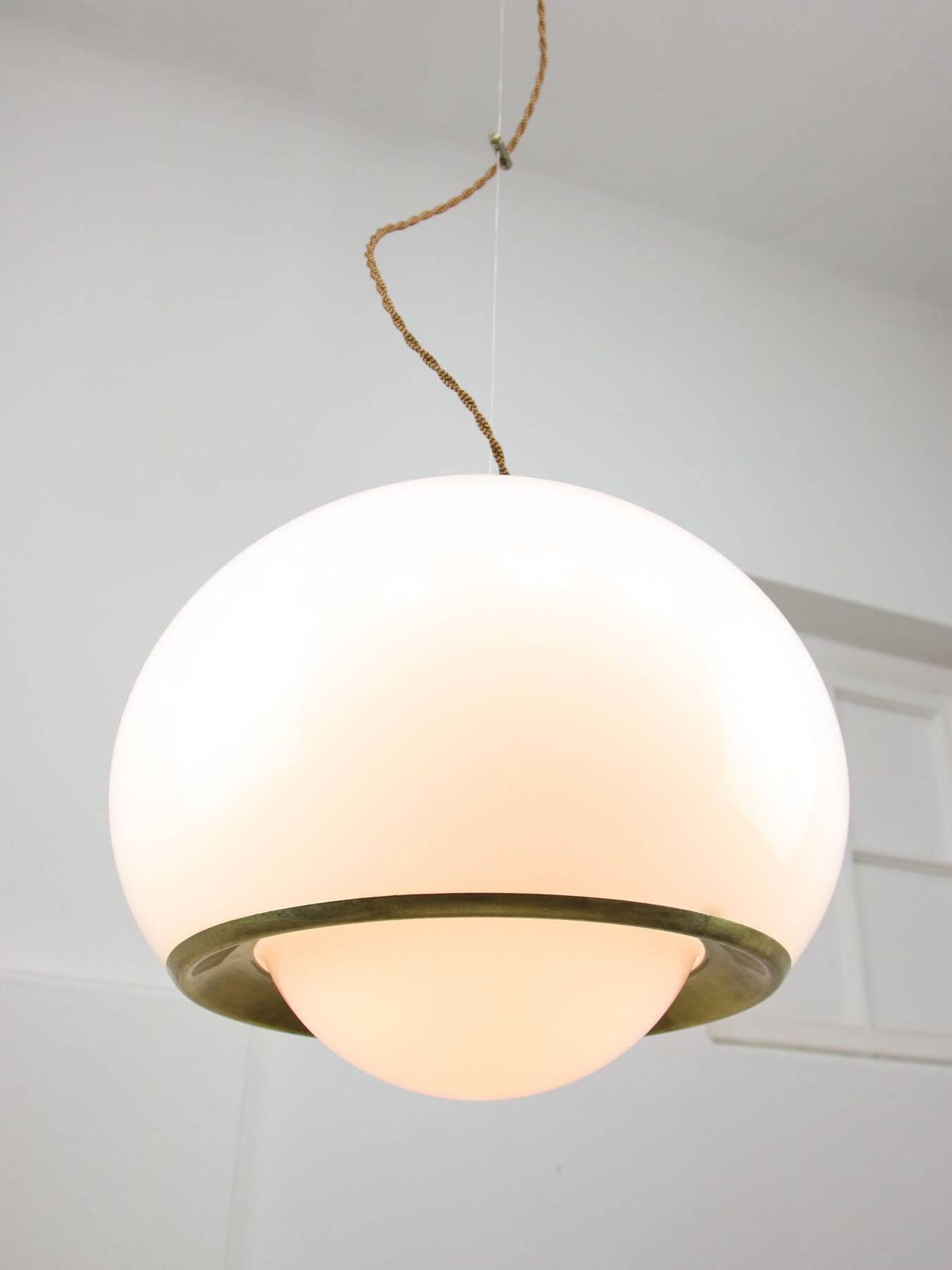 Lighting Rare White And Gold Bud Lamp By Luigi Massoni For Guzzini, 1960 photo