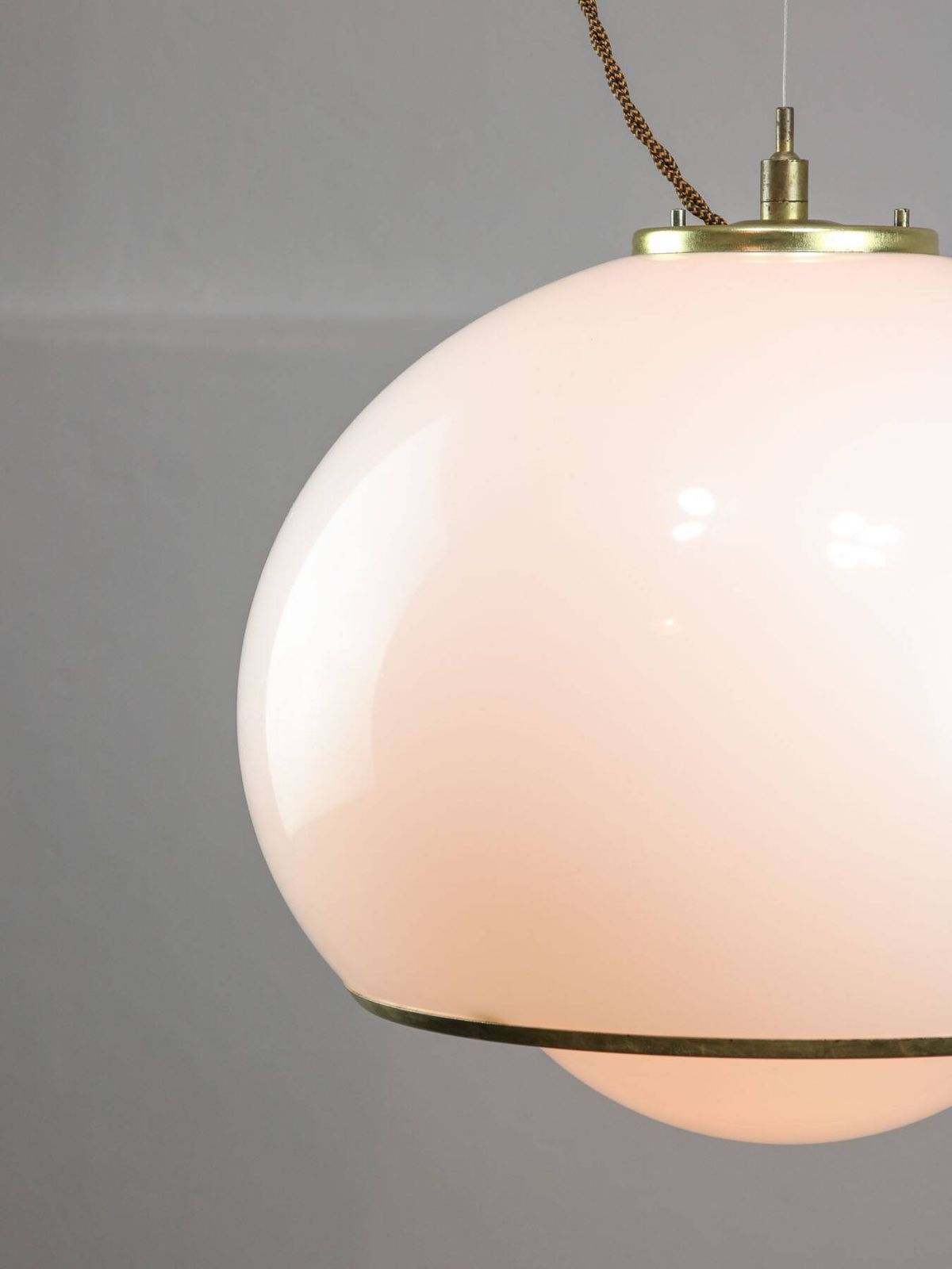 1048.0 Rare White And Gold Bud Lamp By Luigi Massoni For Guzzini, 1960 photo