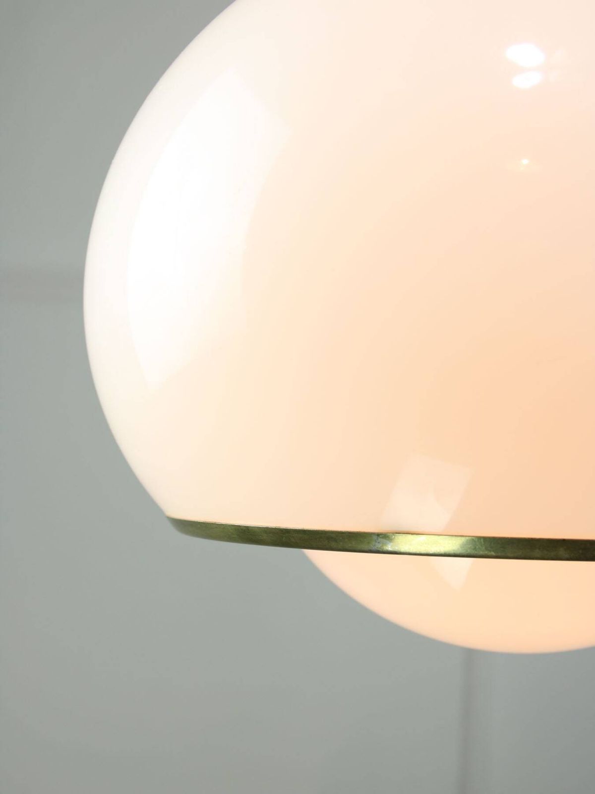photo vinterior Rare White And Gold Bud Lamp By Luigi Massoni For Guzzini, 1960