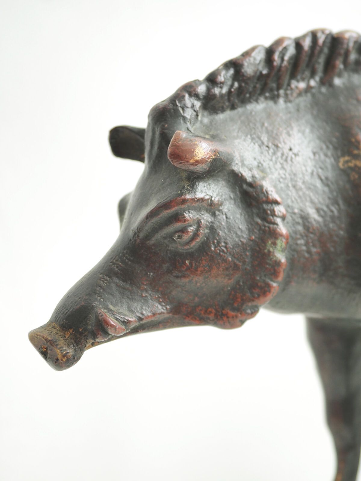 Ancient Bronze Boar – Nuremberg, 17th Century photo vinterior