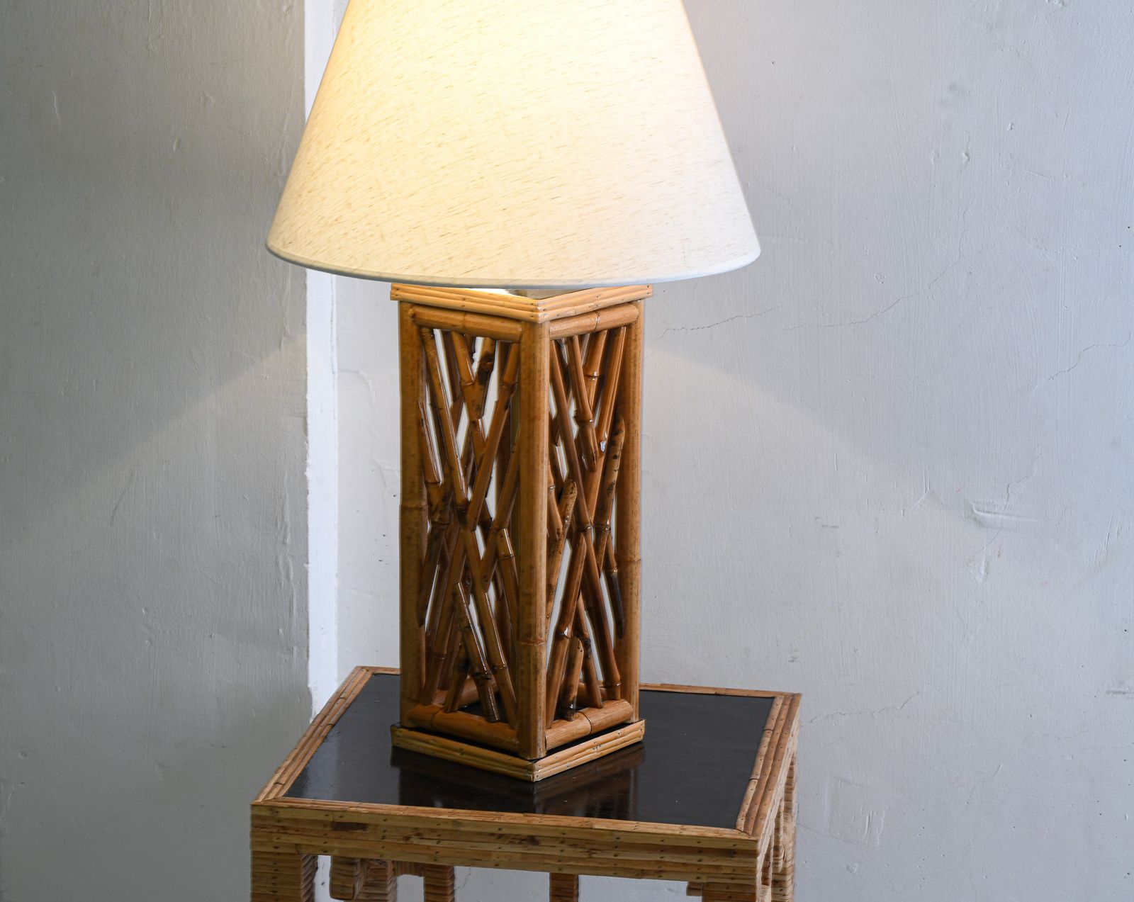 Chippendale Style Lattice Rattan Bamboo Table Lamp photo vinterior