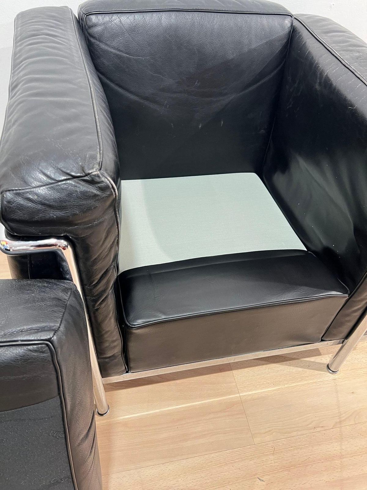Lc2 Armchair, Chromed Steeltube And Black Leather, Italy Circa 1960s photo vinterior