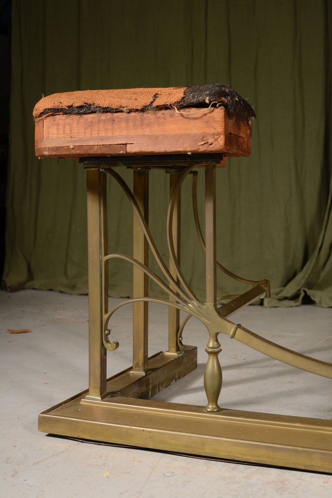 An Edwardian Brass Club Fender By William Tonks & Sons   C.1905 photo furniture