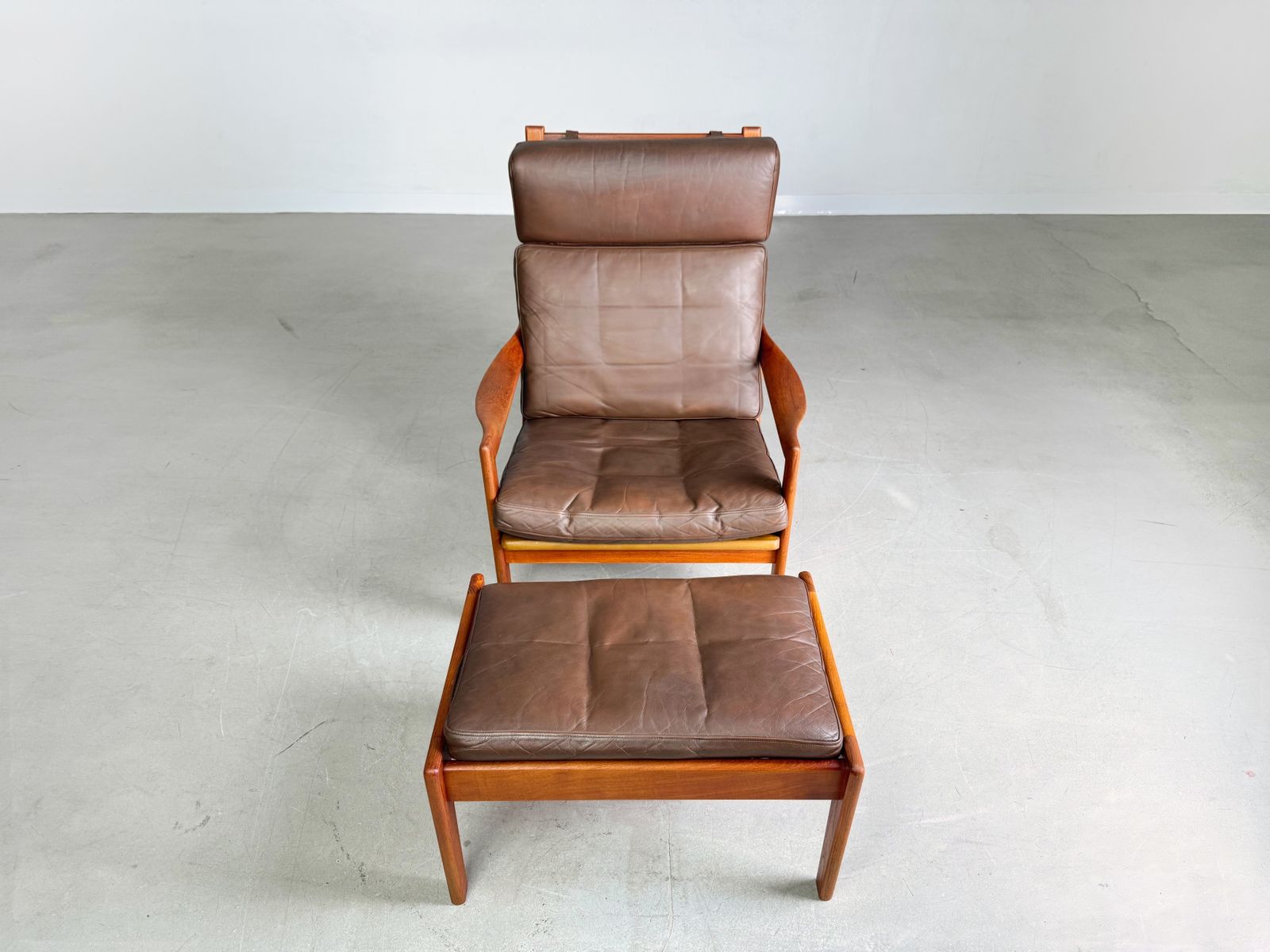 photo buy Midcentury Armchair Niels Eilersen Illum Wikkelsø High Back Ottoman
