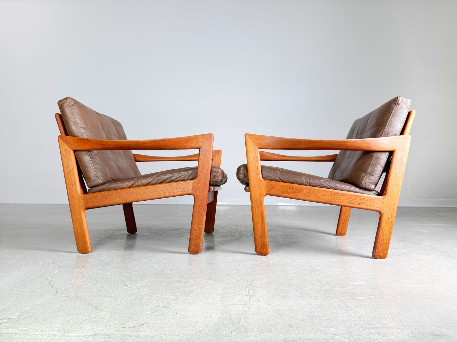 2 Mid Century Armchairs Niels Eilersen Illum Wikkelsø Easy Chair Teak photo vinterior