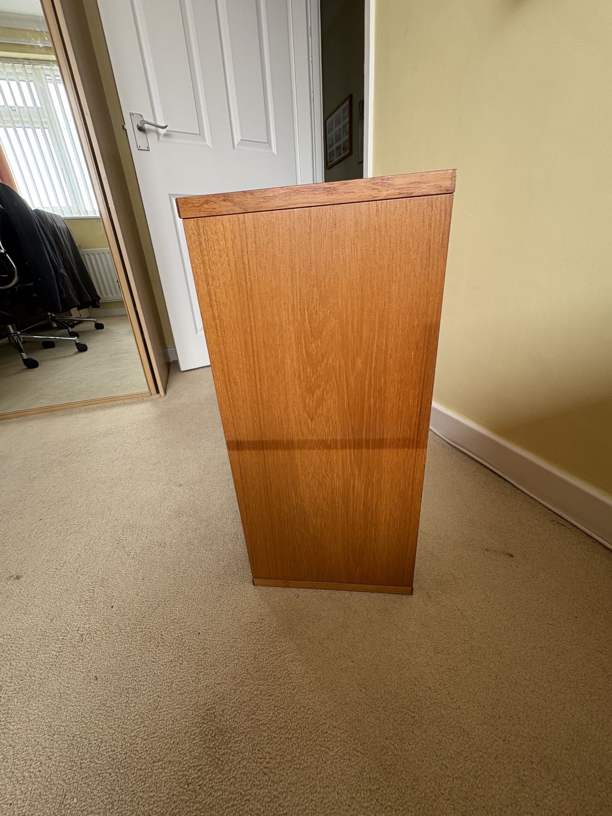 Beaver & Tapley 33 Floating Teak Shelf Unit photo for sale