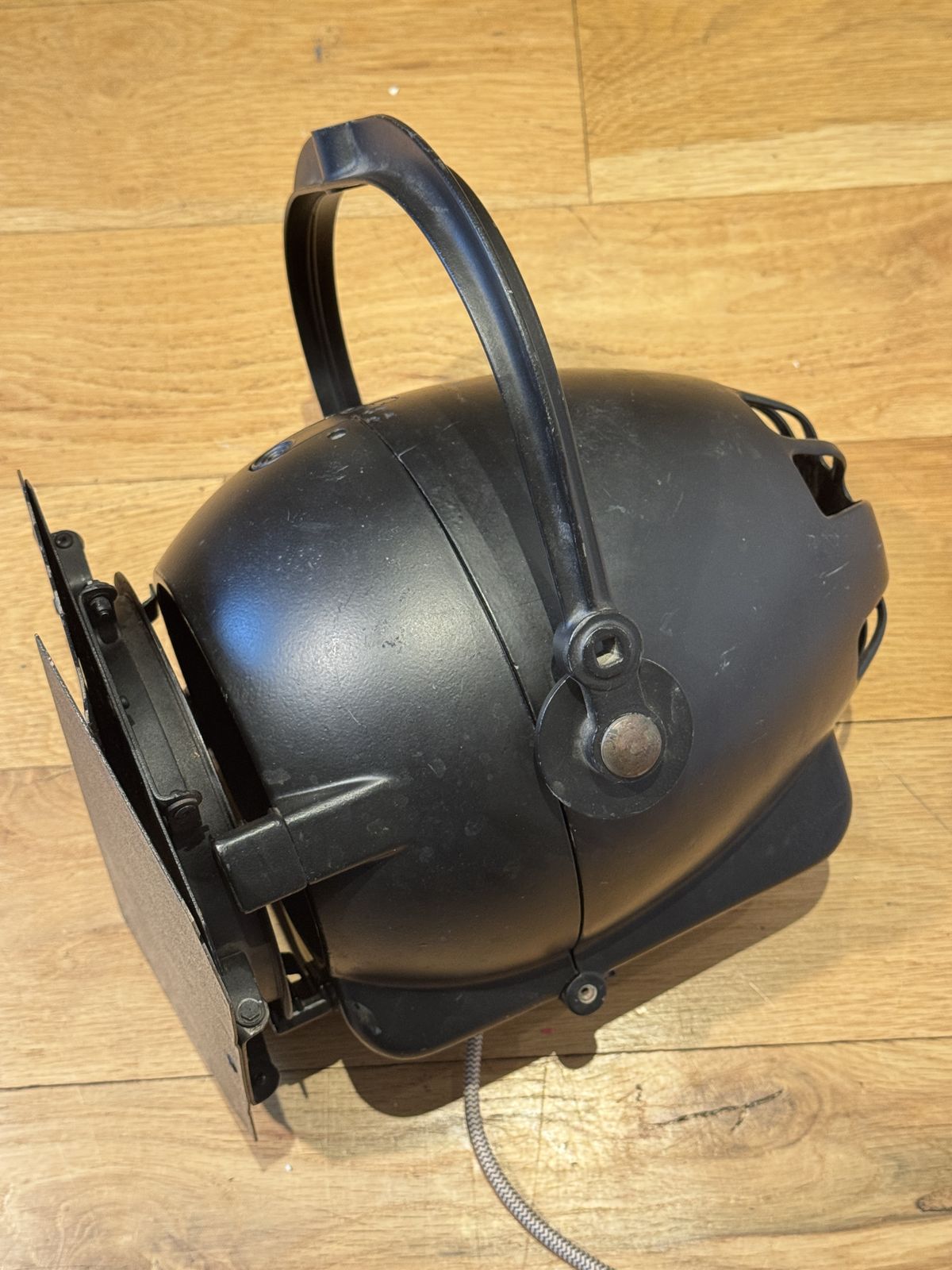 Renovated Strand Electric Patt 123 Fresnel Theatre Light, Rewired For E27 Bulb photo for sale