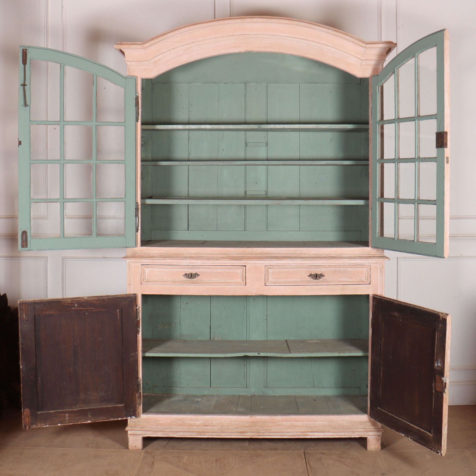 photo vinterior 19th Century French Glazed Dresser