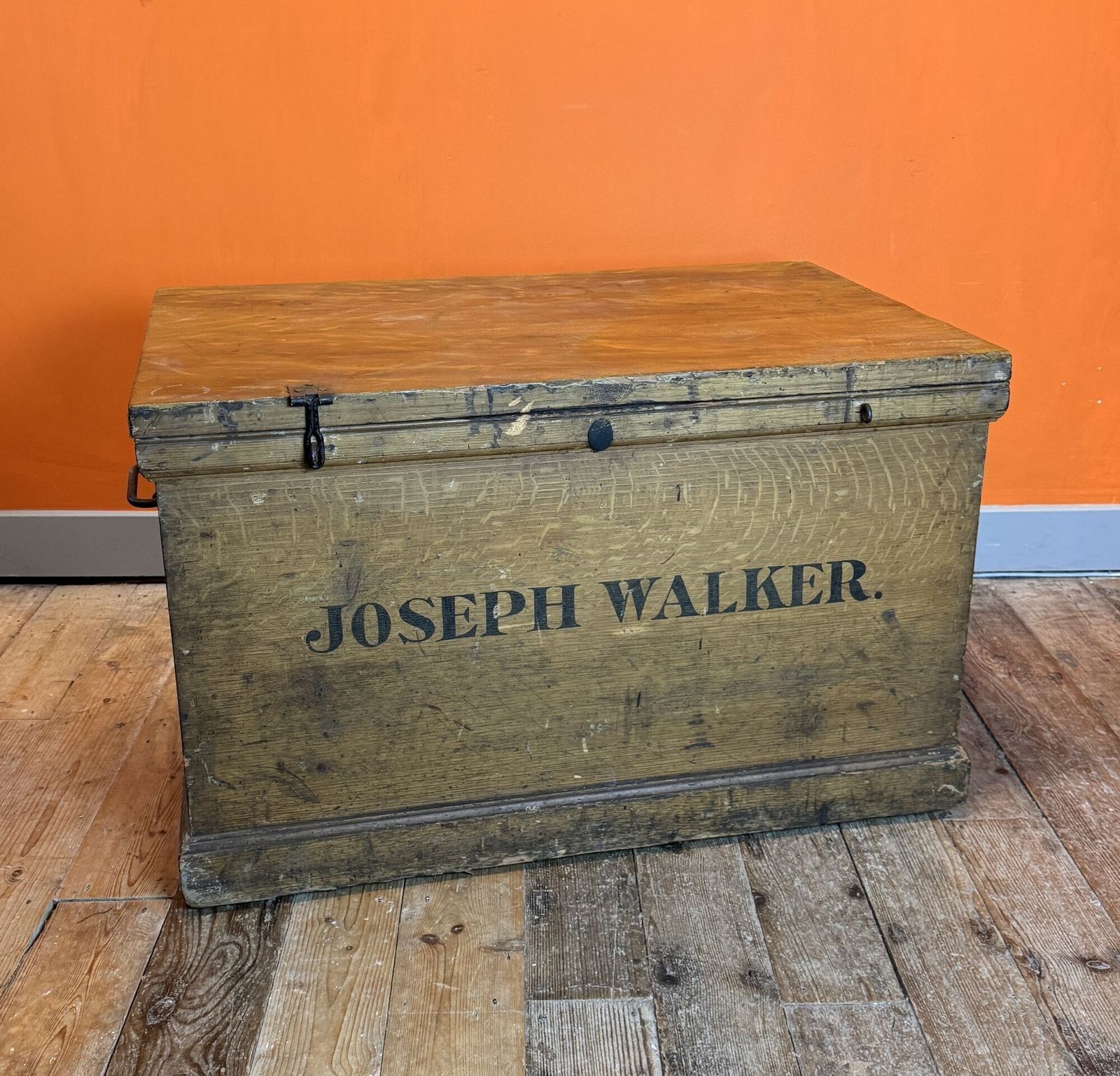 Large 19th Century Scumble Pine Trunk photo for sale