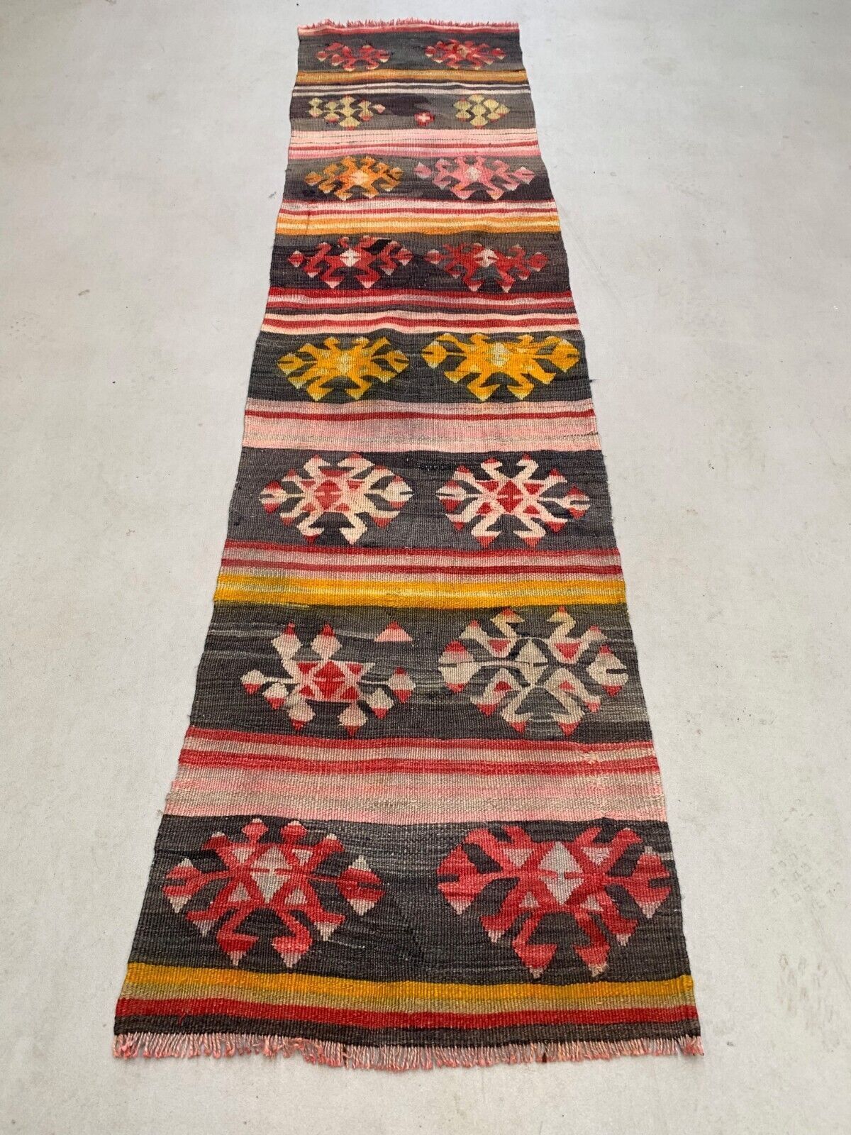 Old Turkish Narrow Kilim Runner 263x62 Cm Shabby Chic, Vintage Kelim photo furniture