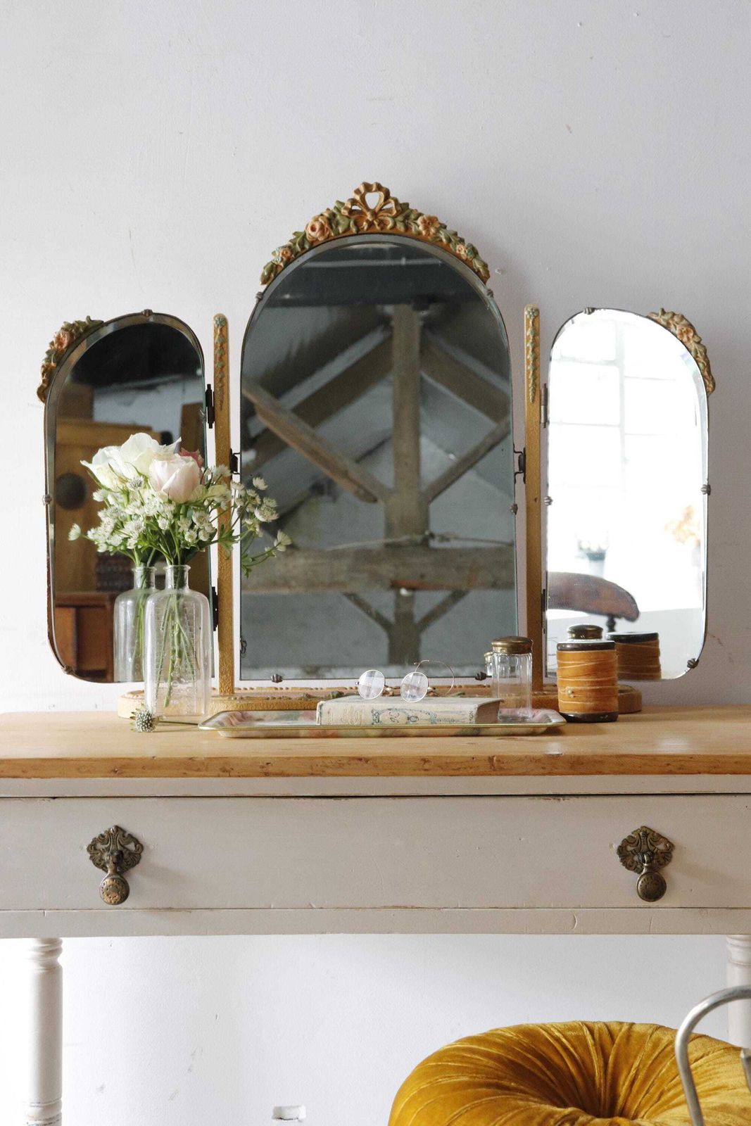 Charming Flower Crested Freestanding Vintage Barbola Triple Dressing Table Mirror | Vinterior Charming Flower Crested Freestanding Vintage Barbola Triple Dressing Table Mirror | Vinterior
