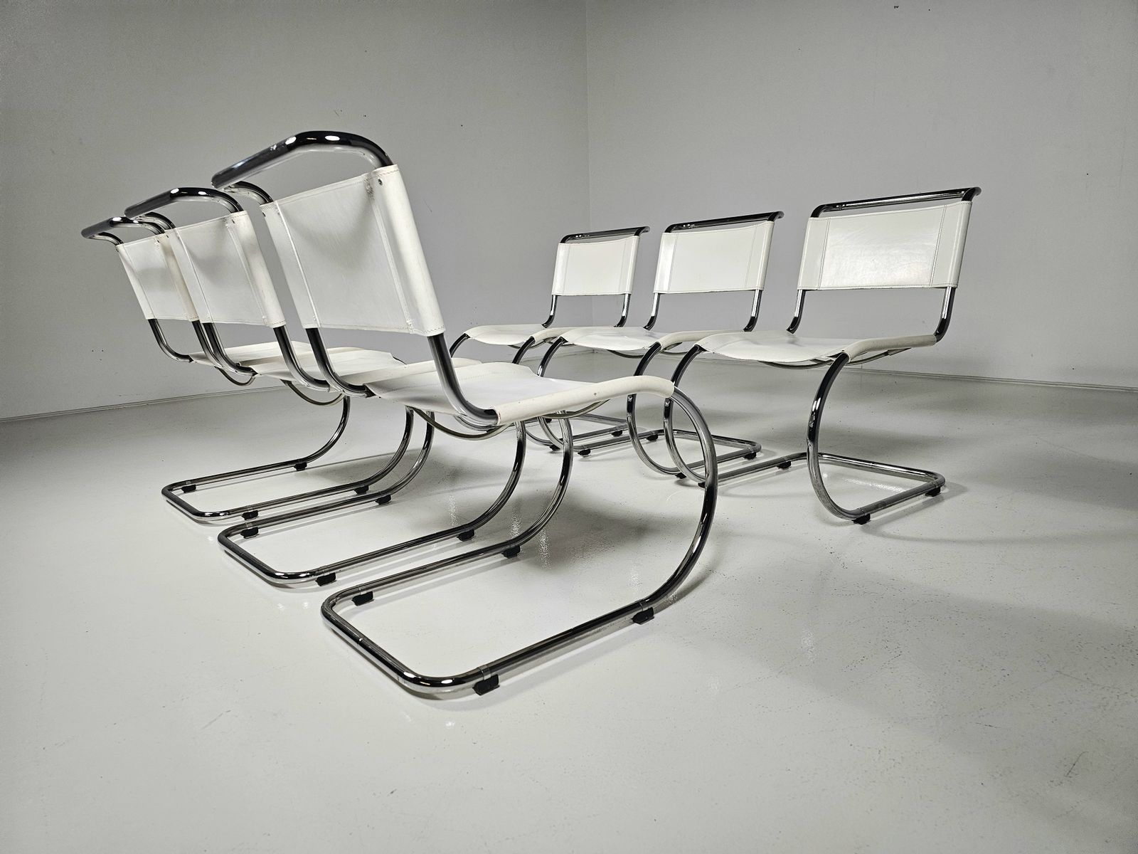 Set Of 6 Mies Van Der Rohe Mr10 White Cantilever Dining Chairs For Thonet, 1980s photo for sale