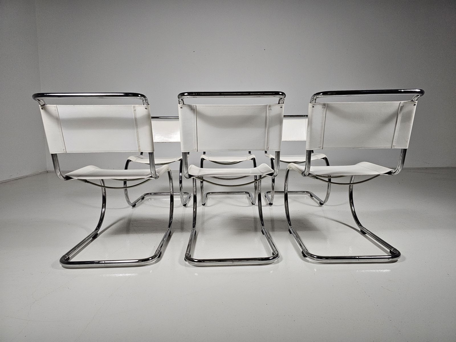 Set Of 6 Mies Van Der Rohe Mr10 White Cantilever Dining Chairs For Thonet, 1980s photo 2800.0