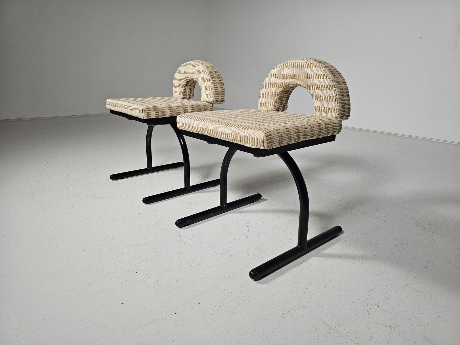 Set Of 8 Memphis Style Chairs Attributed To Saporiti, Italy, 1980s photo buy