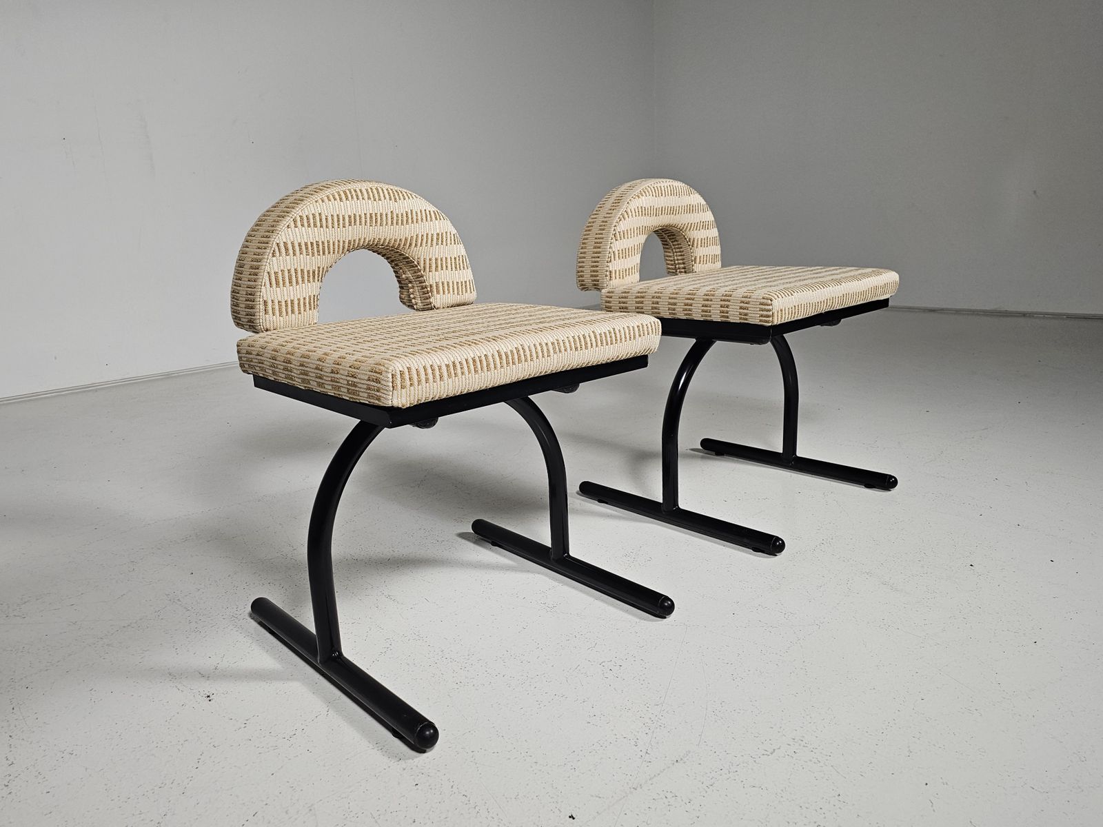 Set Of 8 Memphis Style Chairs Attributed To Saporiti, Italy, 1980s photo vintage