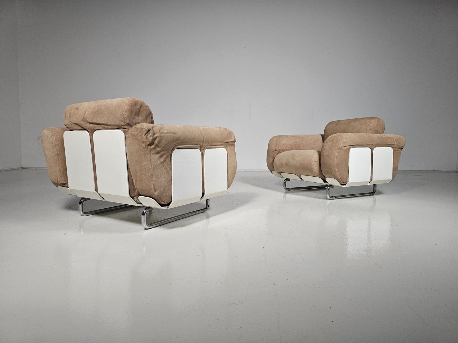 Pair Of Senzafine Lounge Chairs In Original Suede By Eleonore Peduzzi Riva For Zanotta, 1960s photo Furniture